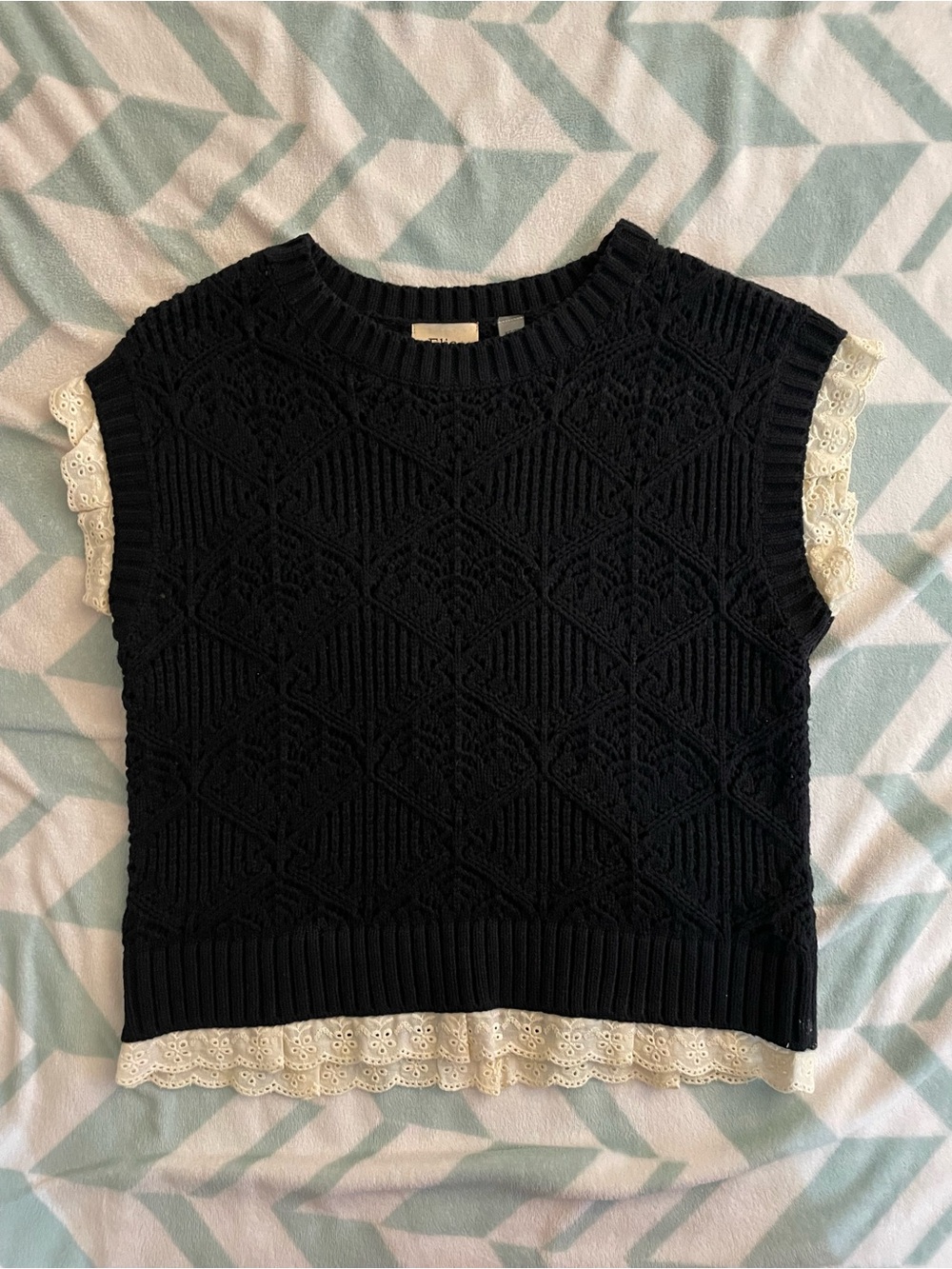 Elie Tahari Black Knit Sleeveless Sweater with Cream Eyelet Trim